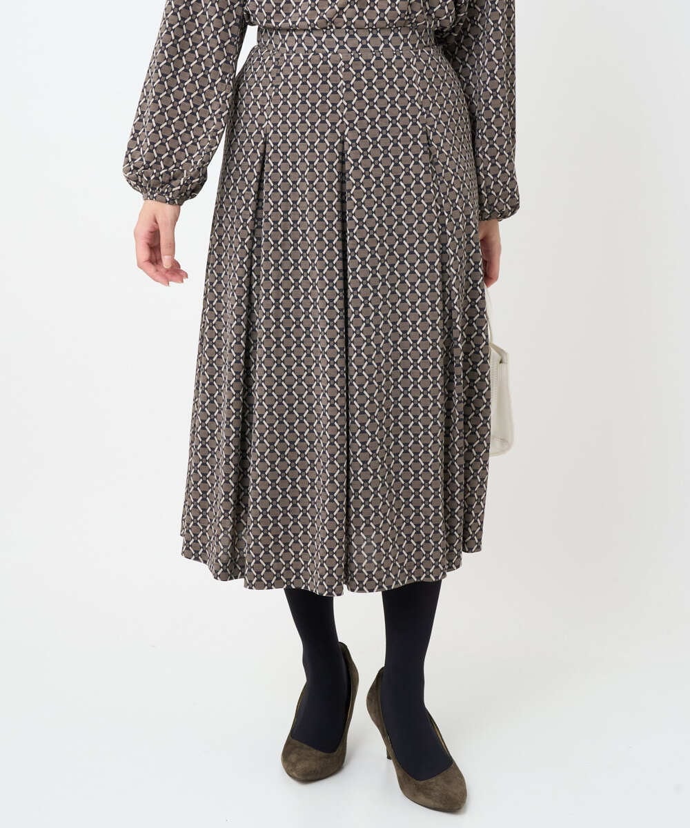 F1HAD03150 MK MICHEL KLEIN(小さいサイズ)(メゾン ドゥ サンク) 【小さいサイズ】スクエア幾何柄フレアースカート/洗濯機で洗える グレイッシュブルー