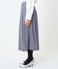 F1HAD03150 MK MICHEL KLEIN(小さいサイズ)(メゾン ドゥ サンク) 【小さいサイズ】スクエア幾何柄フレアースカート/洗濯機で洗える グレイッシュブルー