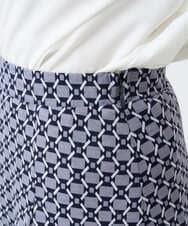 F1HAD03150 MK MICHEL KLEIN(小さいサイズ)(メゾン ドゥ サンク) 【小さいサイズ】スクエア幾何柄フレアースカート/洗濯機で洗える グレイッシュブルー