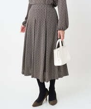 F1HAD03150 MK MICHEL KLEIN(小さいサイズ)(メゾン ドゥ サンク) 【小さいサイズ】スクエア幾何柄フレアースカート/洗濯機で洗える ダークグレー