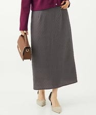 F1HAD30150 MK MICHEL KLEIN(小さいサイズ)(メゾン ドゥ サンク) 【小さいサイズ】エンボス加工ナロースカート/洗える ダークグレー