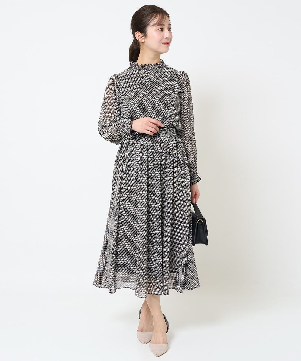 F1HGA03140 MK MICHEL KLEIN(小さいサイズ)(メゾン ドゥ サンク) 【小さいサイズ】幾何柄シフォンスカート/丈の長さが選べる/洗える ベージュ