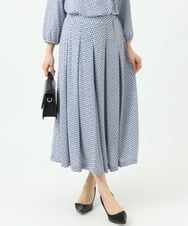 F1HGD04150 MK MICHEL KLEIN(小さいサイズ)(メゾン ドゥ サンク) 【小さいサイズ】幾何柄ジャージータックスカート/洗濯機で洗える ライトブルー