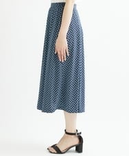 F1HIS02140 MK MICHEL KLEIN(小さいサイズ)(メゾン ドゥ サンク) 【小さいサイズ】柄ジャージータックフレアスカート/洗える ブルー