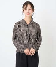 F1KAD40140 MK MICHEL KLEIN(小さいサイズ)(メゾン ドゥ サンク) 【小さいサイズ】スクエア幾何柄ボウタイカットソー/洗濯機で洗える ダークブラウン