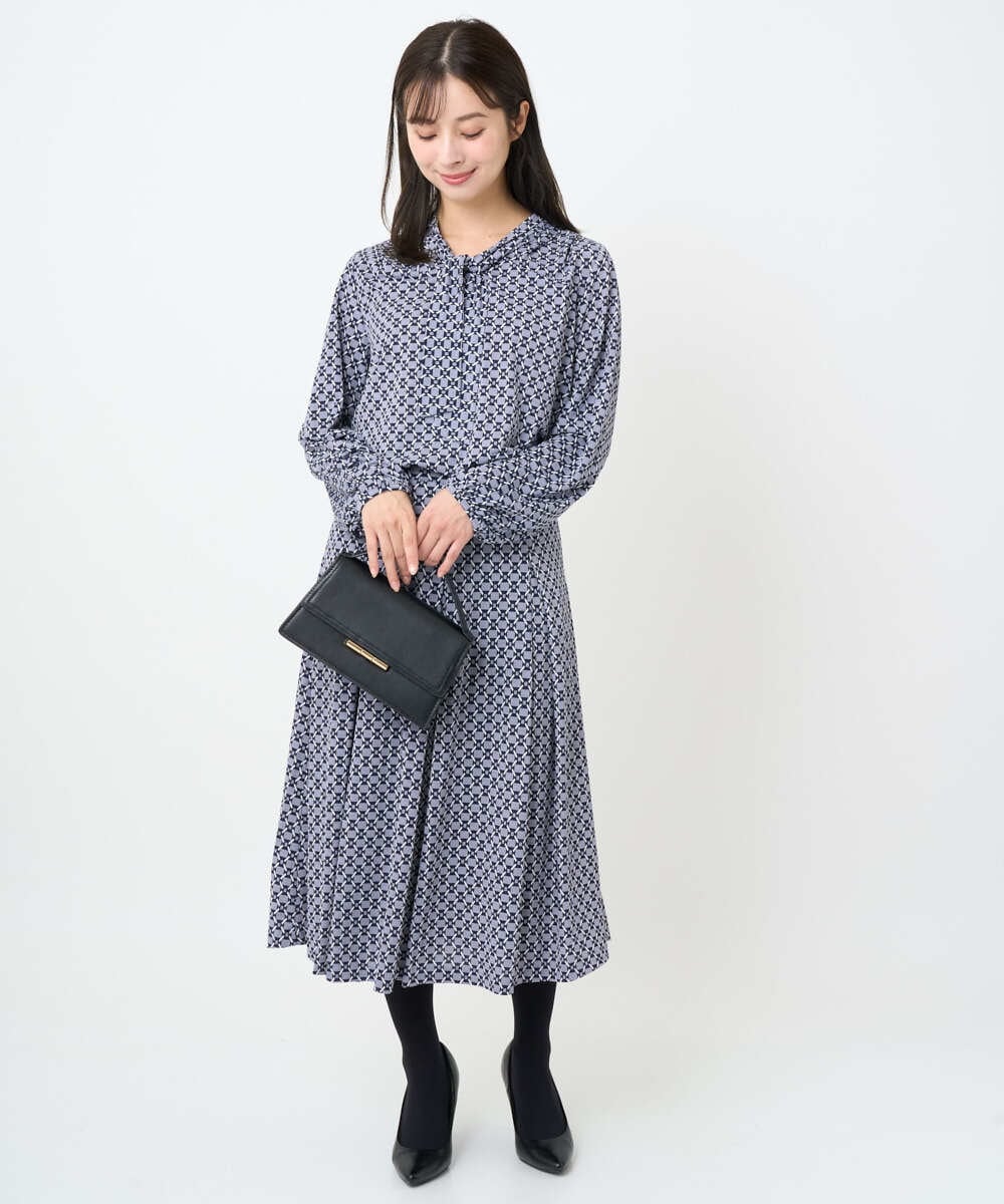 F1KAD40140 MK MICHEL KLEIN(小さいサイズ)(メゾン ドゥ サンク) 【小さいサイズ】スクエア幾何柄ボウタイカットソー/洗濯機で洗える ダークブラウン