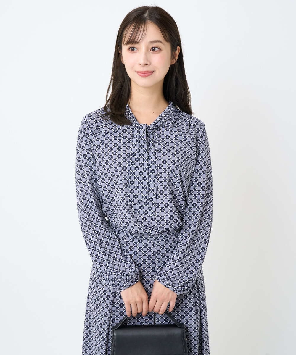 F1KAD40140 MK MICHEL KLEIN(小さいサイズ)(メゾン ドゥ サンク) 【小さいサイズ】スクエア幾何柄ボウタイカットソー/洗濯機で洗える ダークブラウン