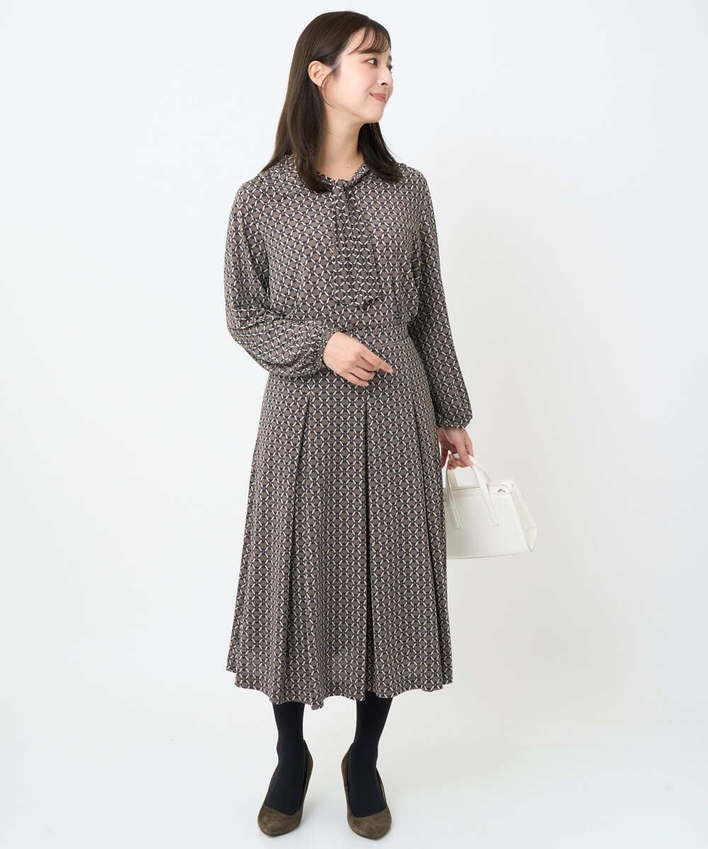 F1KAD40140 MK MICHEL KLEIN(小さいサイズ)(メゾン ドゥ サンク) 【小さいサイズ】スクエア幾何柄ボウタイカットソー/洗濯機で洗える ダークブラウン