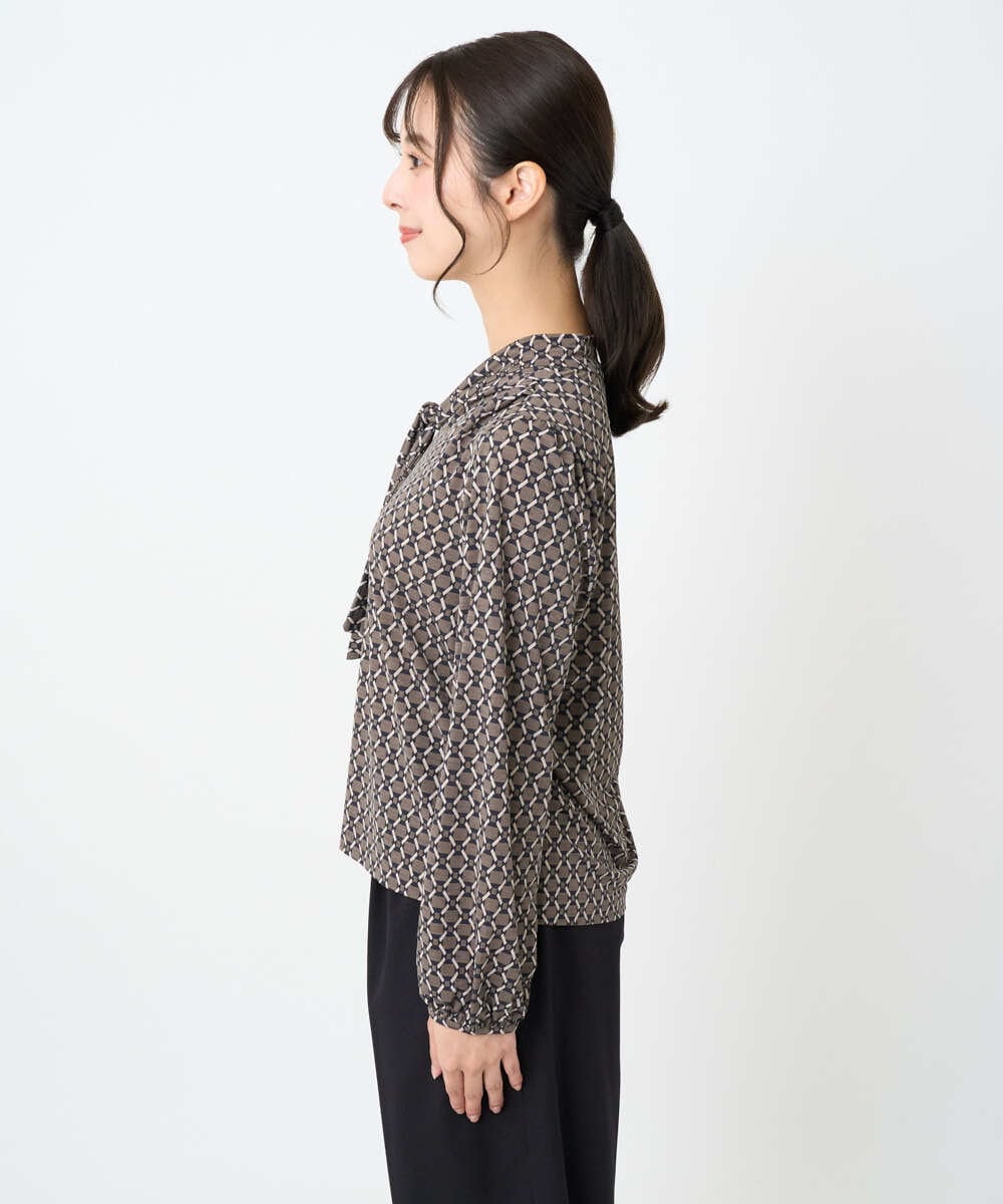 F1KAD40140 MK MICHEL KLEIN(小さいサイズ)(メゾン ドゥ サンク) 【小さいサイズ】スクエア幾何柄ボウタイカットソー/洗濯機で洗える ダークブラウン