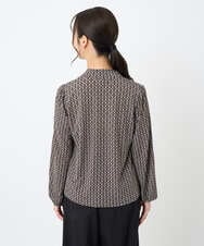 F1KAD40140 MK MICHEL KLEIN(小さいサイズ)(メゾン ドゥ サンク) 【小さいサイズ】スクエア幾何柄ボウタイカットソー/洗濯機で洗える ダークブラウン