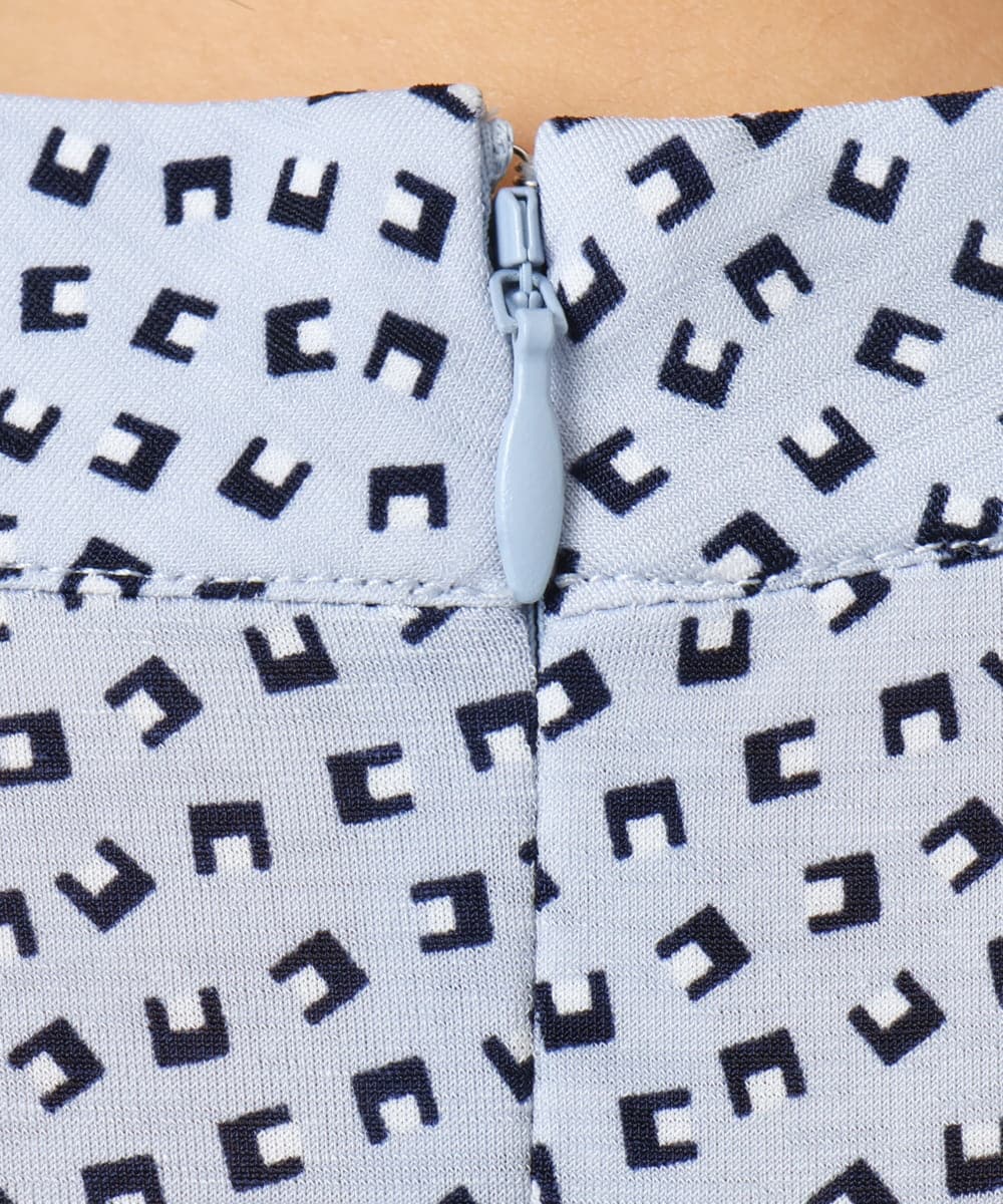 F1KGD31140 MK MICHEL KLEIN(小さいサイズ)(メゾン ドゥ サンク) 【小さいサイズ】幾何柄ジャージーカットソー/洗濯機で洗える ライトブルー