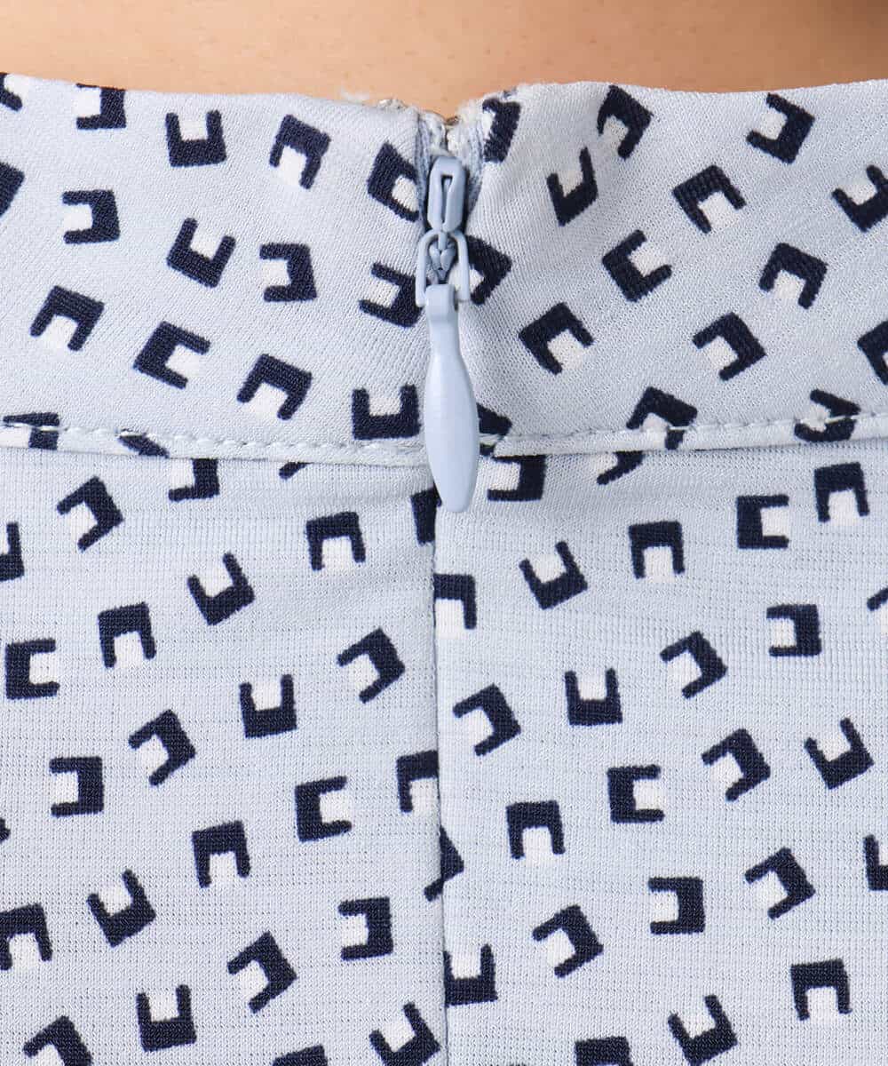 F1KGD31140 MK MICHEL KLEIN(小さいサイズ)(メゾン ドゥ サンク) 【小さいサイズ】幾何柄ジャージーカットソー/洗濯機で洗える ライトブルー