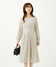 F1PAD30190 MK MICHEL KLEIN(小さいサイズ)(メゾン ドゥ サンク) 【小さいサイズ】タックデザイン幾何柄ワンピース/洗濯機で洗える アイボリー
