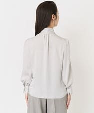 F6BAA09230 MICHEL KLEIN(小さいサイズ)(メゾン ドゥ サンク) [小さいサイズ]ストレッチサテンボウタイブラウス ホワイト