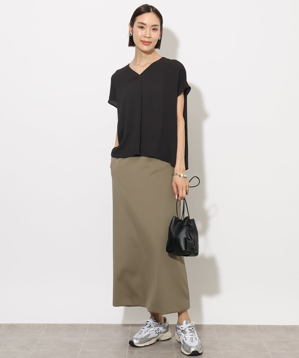 F6BHA04160 MICHEL KLEIN(小さいサイズ)(メゾン ドゥ サンク) 小さいサイズ]楊柳Vネックデザインブラウス(セットアップ対応) ブラック
