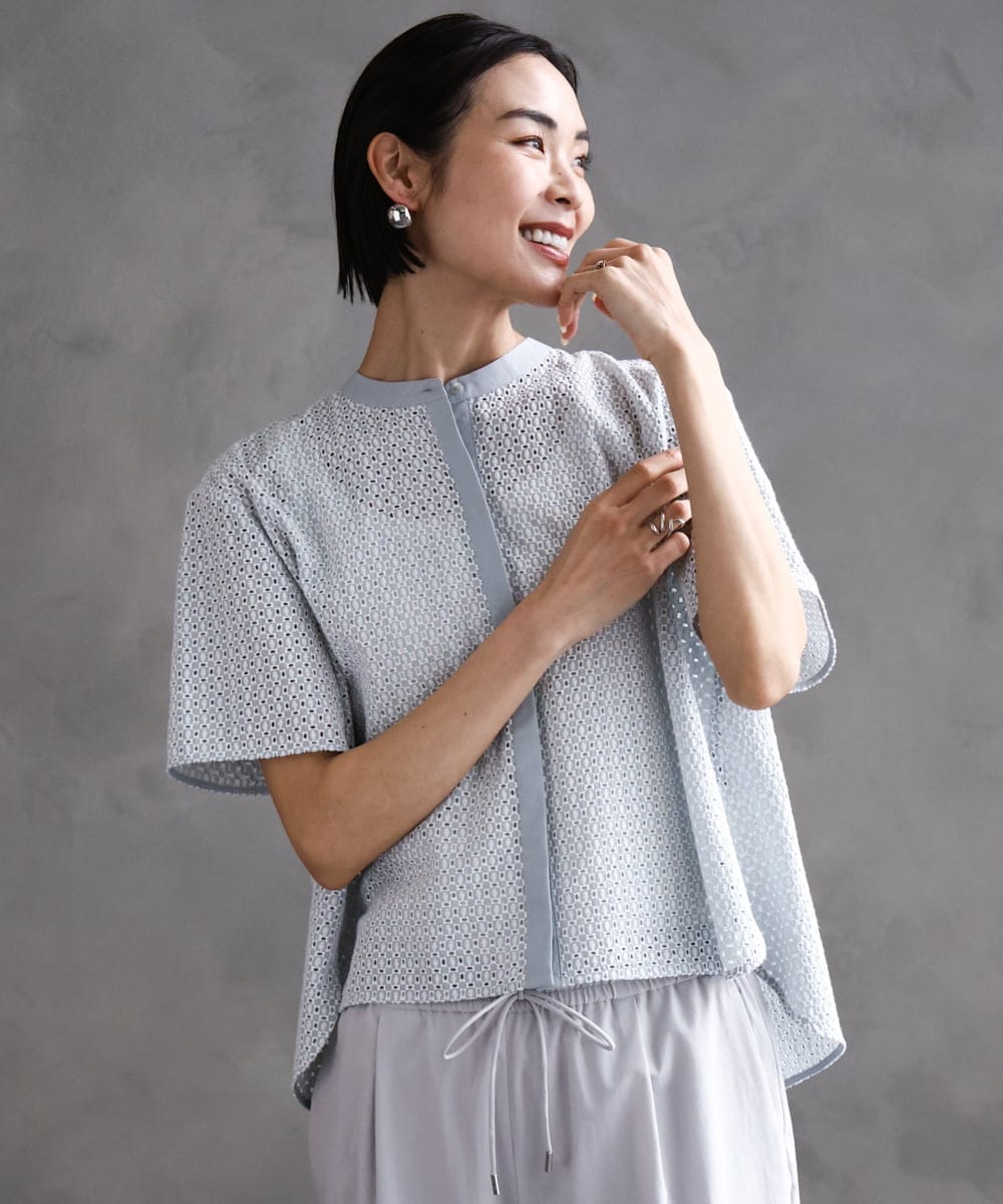 F6BHA18230 MICHEL KLEIN(小さいサイズ)(メゾン ドゥ サンク) [小さいサイズ]エンブロイダリーレースブラウス(セットアップ対応) ライトブルー