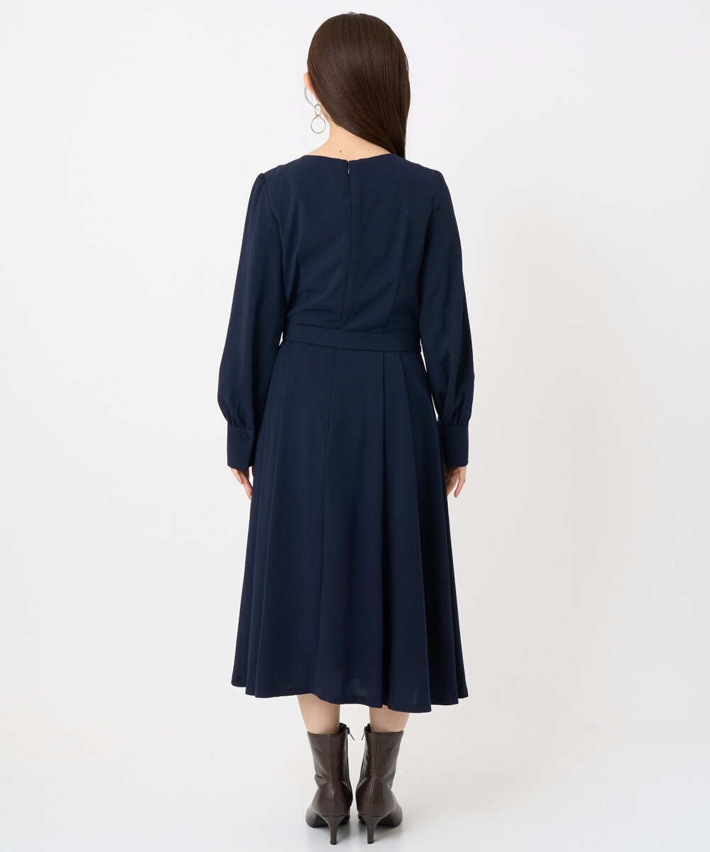 F6EAD06360 MICHEL KLEIN(小さいサイズ)(メゾン ドゥ サンク) [小さいサイズ]ノーカラープリーツワンピース ネイビー