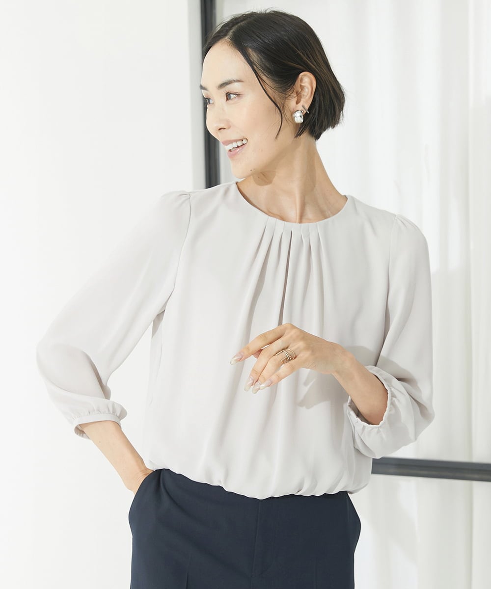 F6KAA01160 MICHEL KLEIN(小さいサイズ)(メゾン ドゥ サンク) [小さいサイズ]プリーツデザインブラウソー(インナーにおすすめ) オフホワイト