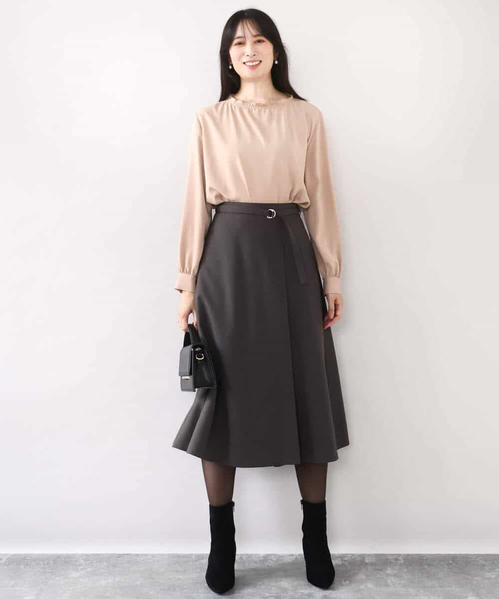 FIBAD20070 OFUON le MK(オフオン　ル　エムケー) シャーリングネックデザインブラウス/洗える/WEB限定サイズあり ブルー