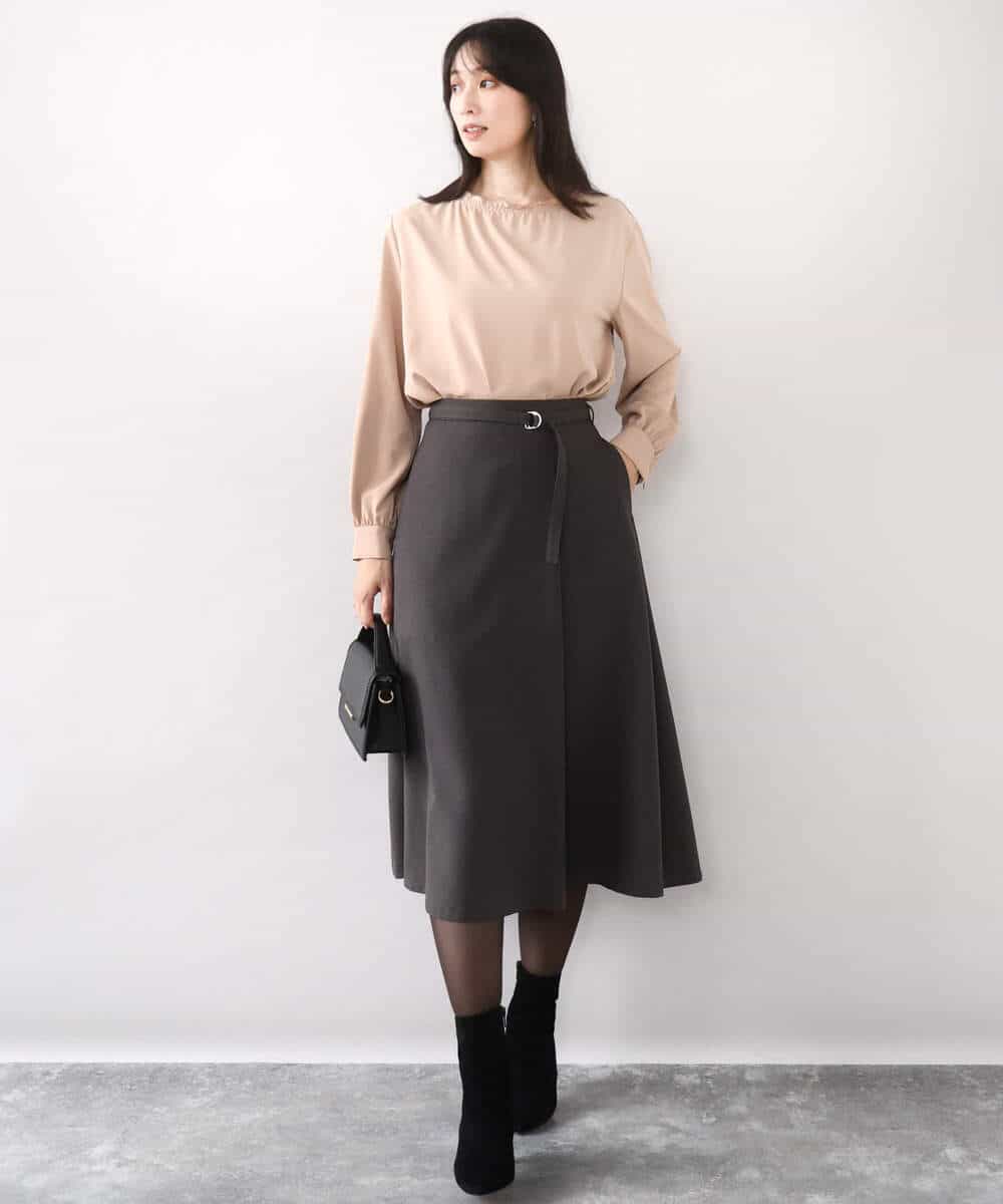 FIBAD20070 OFUON le MK(オフオン　ル　エムケー) シャーリングネックデザインブラウス/洗える/WEB限定サイズあり ブルー