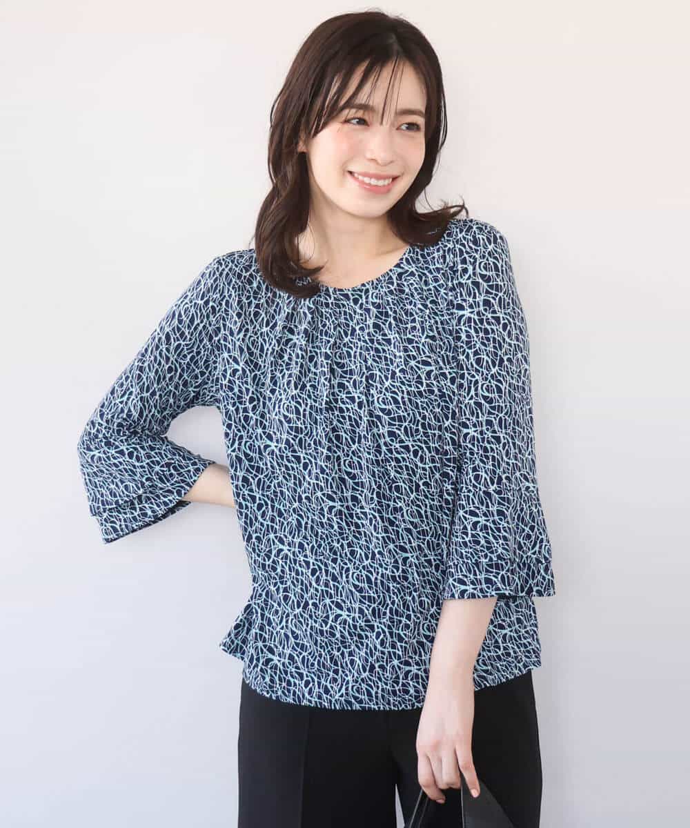 FIBFD40060 OFUON le MK(オフオン　ル　エムケー) カリグラフィープリント フレアー袖ジャージブラウス/洗える/WEB限定サイズあり ネイビー