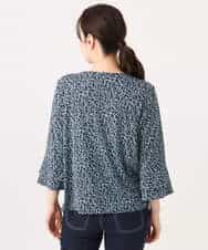 FIBFD40060 OFUON le MK(オフオン　ル　エムケー) カリグラフィープリント フレアー袖ジャージブラウス/洗える/WEB限定サイズあり ネイビー