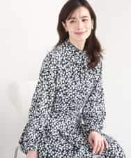 FIBGD13080 OFUON le MK(オフオン　ル　エムケー) レトロフラワープリント フリルネックブラウス/洗える/WEB限定サイズあり ネイビー