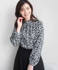 FIBGD13080 OFUON le MK(オフオン　ル　エムケー) レトロフラワープリント フリルネックブラウス/洗える/WEB限定サイズあり ベージュ