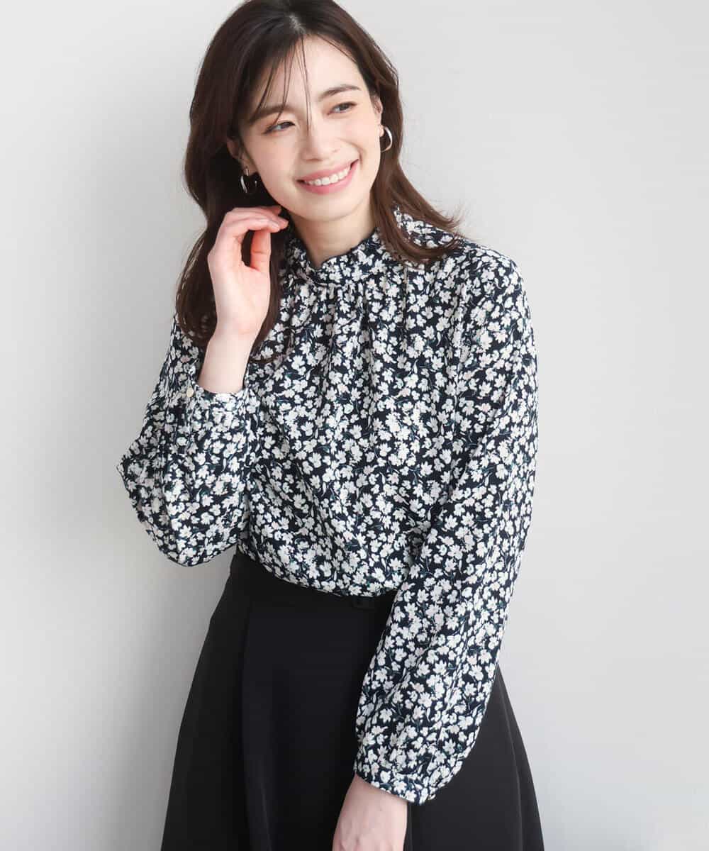 FIBGD13080 OFUON le MK(オフオン　ル　エムケー) レトロフラワープリント フリルネックブラウス/洗える/WEB限定サイズあり ベージュ