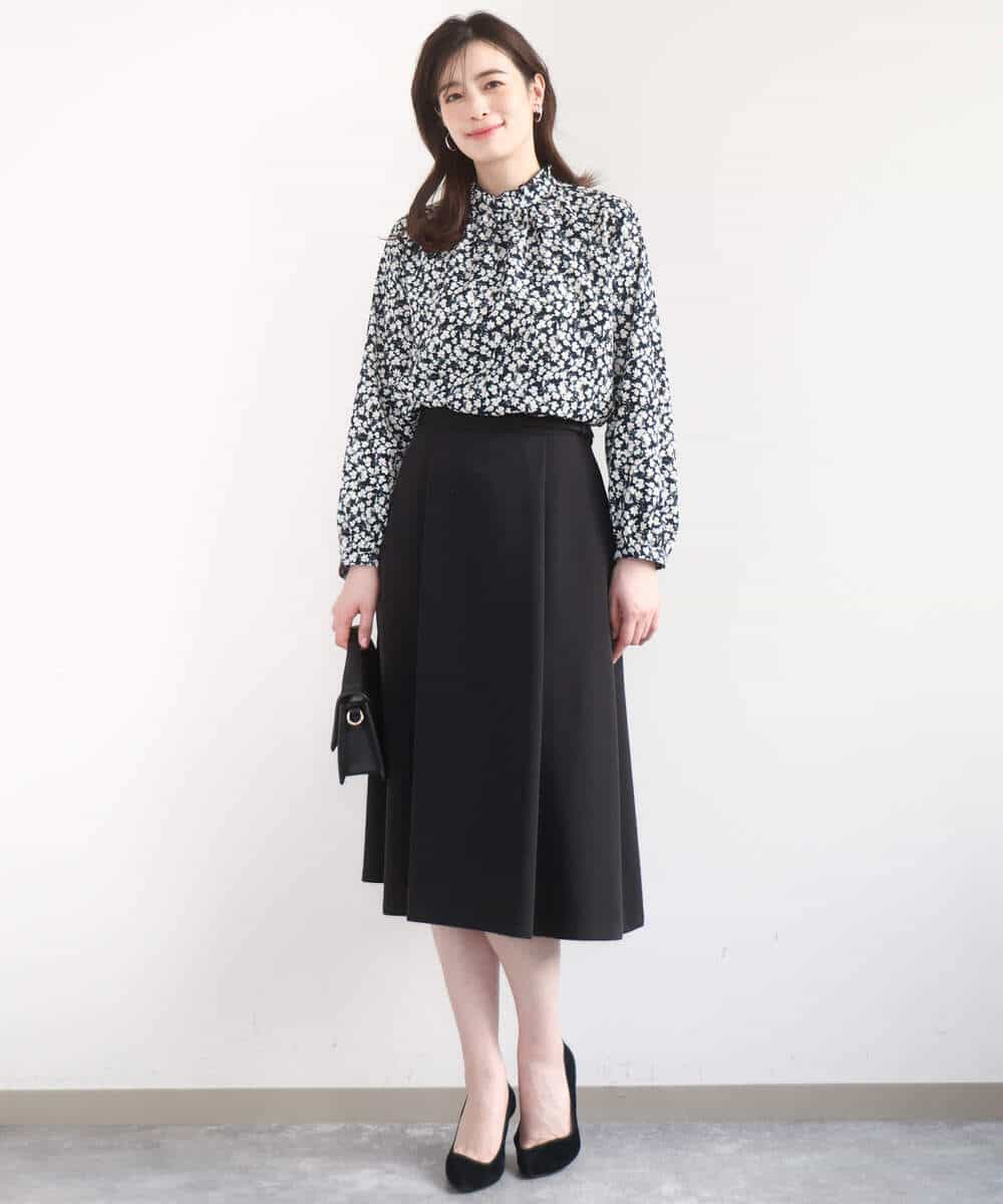 FIBGD13080 OFUON le MK(オフオン　ル　エムケー) レトロフラワープリント フリルネックブラウス/洗える/WEB限定サイズあり ベージュ