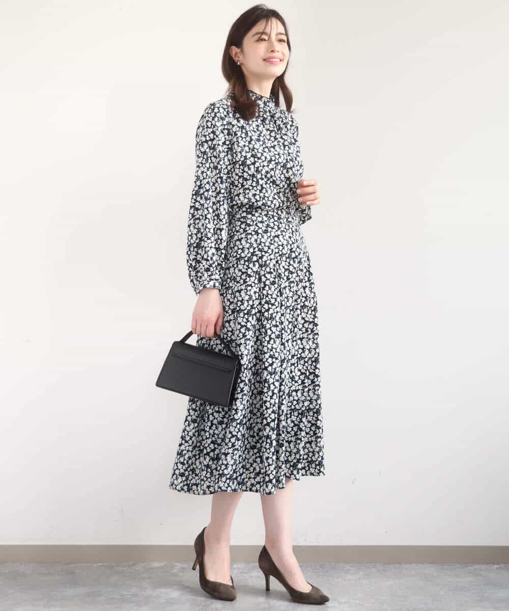 FIBGD13080 OFUON le MK(オフオン　ル　エムケー) レトロフラワープリント フリルネックブラウス/洗える/WEB限定サイズあり ベージュ