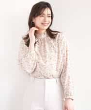 FIBGD13080 OFUON le MK(オフオン　ル　エムケー) レトロフラワープリント フリルネックブラウス/洗える/WEB限定サイズあり ベージュ