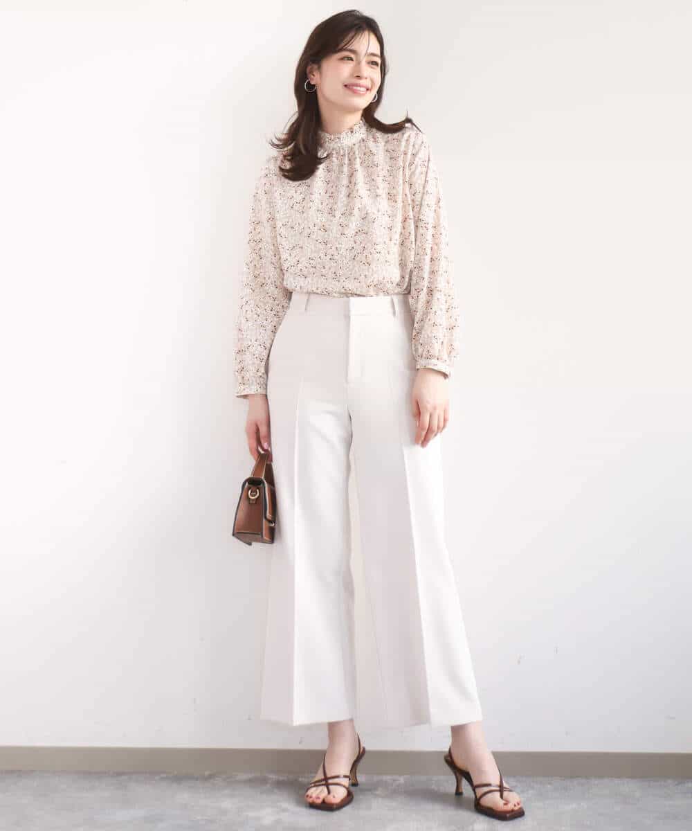 FIBGD13080 OFUON le MK(オフオン　ル　エムケー) レトロフラワープリント フリルネックブラウス/洗える/WEB限定サイズあり ベージュ