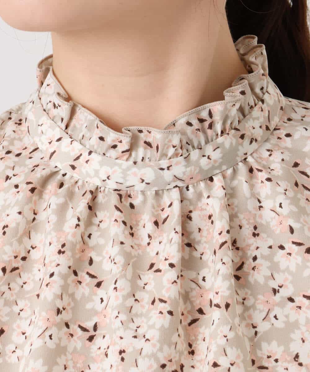 FIBGD13080 OFUON le MK(オフオン　ル　エムケー) レトロフラワープリント フリルネックブラウス/洗える/WEB限定サイズあり ベージュ
