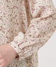 FIBGD13080 OFUON le MK(オフオン　ル　エムケー) レトロフラワープリント フリルネックブラウス/洗える/WEB限定サイズあり ベージュ