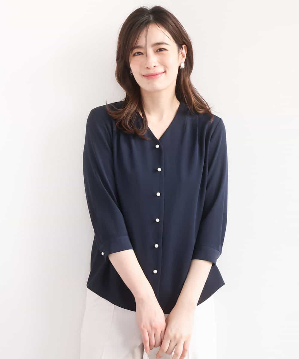 FIBGD21070 OFUON le MK(オフオン　ル　エムケー) サテンジョーゼットVネックブラウス/接触冷感/UVカット/洗える/WEB限定サイズあり ネイビー