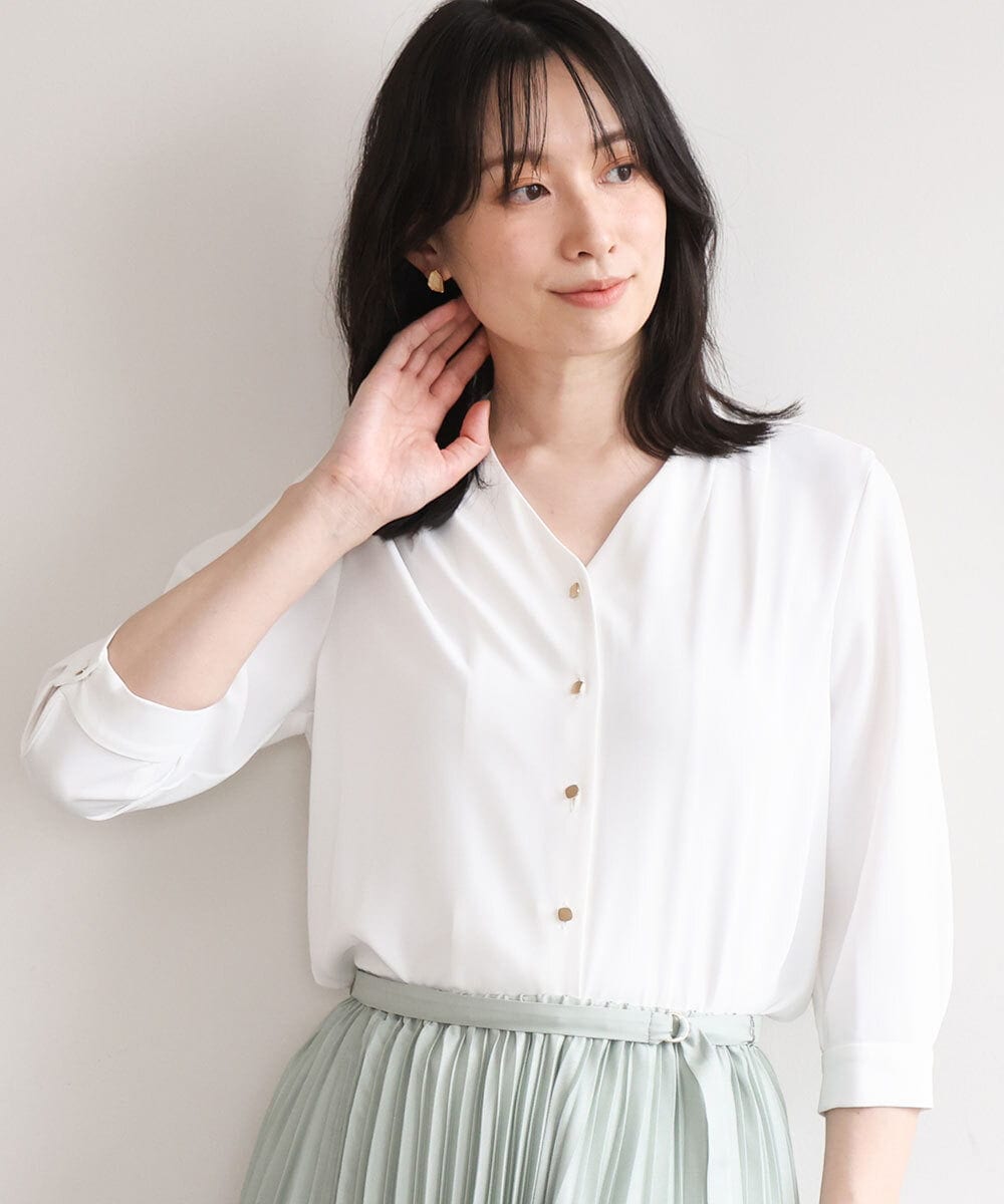 FIBGE21060 OFUON le MK(オフオン　ル　エムケー) サテンジョーゼットVネックブラウス/UVカット/接触冷感/洗濯機で洗える/WEB限定サイズあり ホワイト