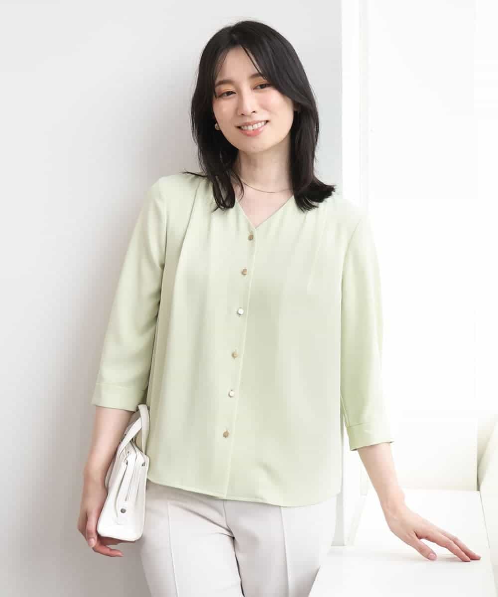 FIBGE21060 OFUON le MK(オフオン　ル　エムケー) サテンジョーゼットVネックブラウス/UVカット/接触冷感/洗濯機で洗える/WEB限定サイズあり ライトグリーン