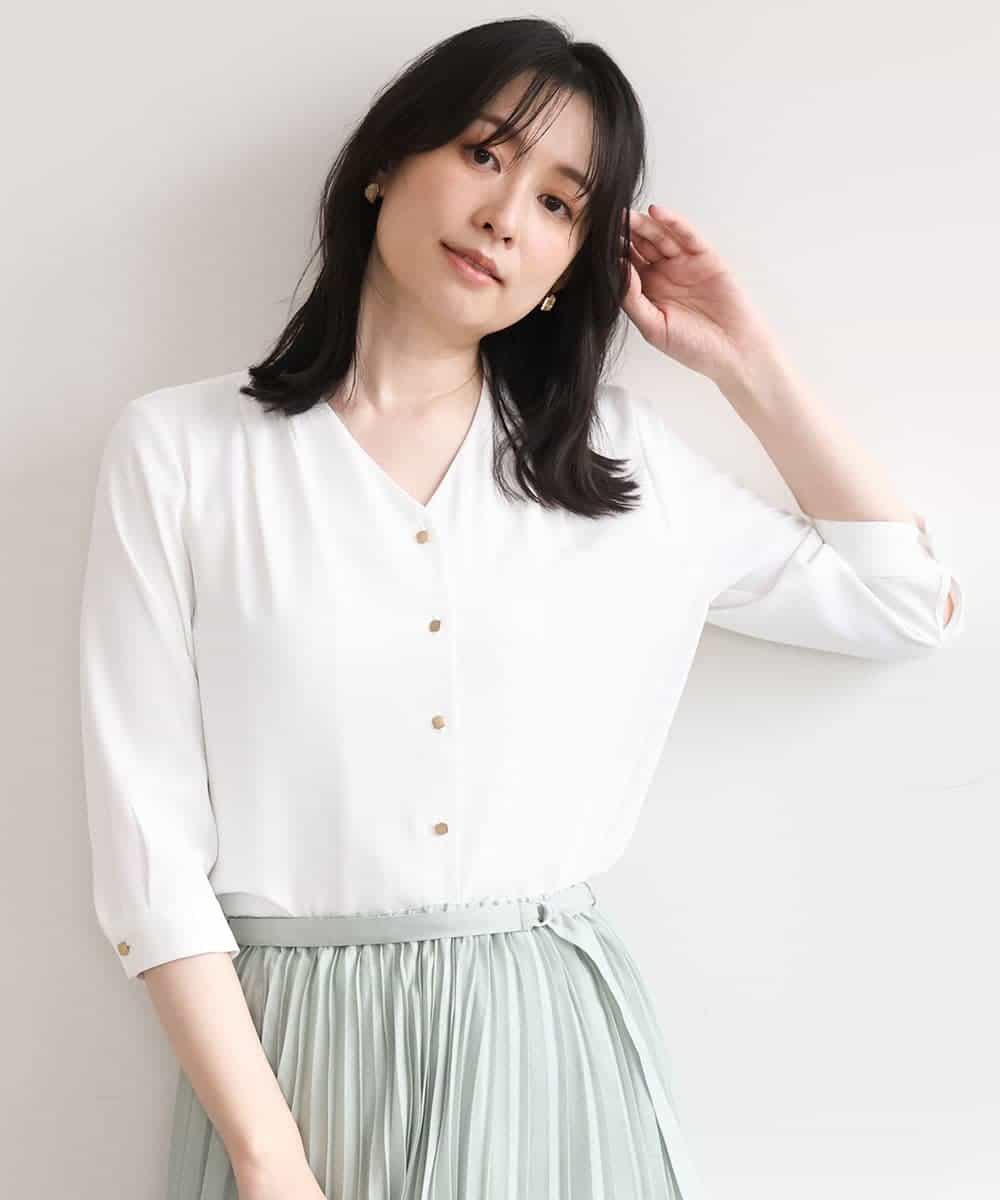 FIBGE21060 OFUON le MK(オフオン　ル　エムケー) サテンジョーゼットVネックブラウス/UVカット/接触冷感/洗濯機で洗える/WEB限定サイズあり ライトグリーン