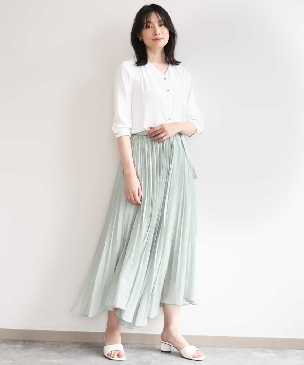 FIBGE21060 OFUON le MK(オフオン　ル　エムケー) サテンジョーゼットVネックブラウス/UVカット/接触冷感/洗濯機で洗える/WEB限定サイズあり ライトグリーン