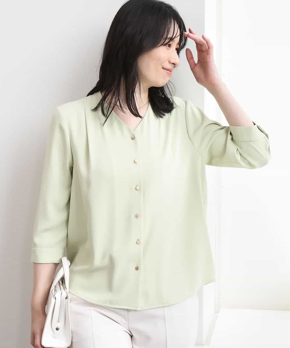 FIBGE21060 OFUON le MK(オフオン　ル　エムケー) サテンジョーゼットVネックブラウス/UVカット/接触冷感/洗濯機で洗える/WEB限定サイズあり ライトグリーン