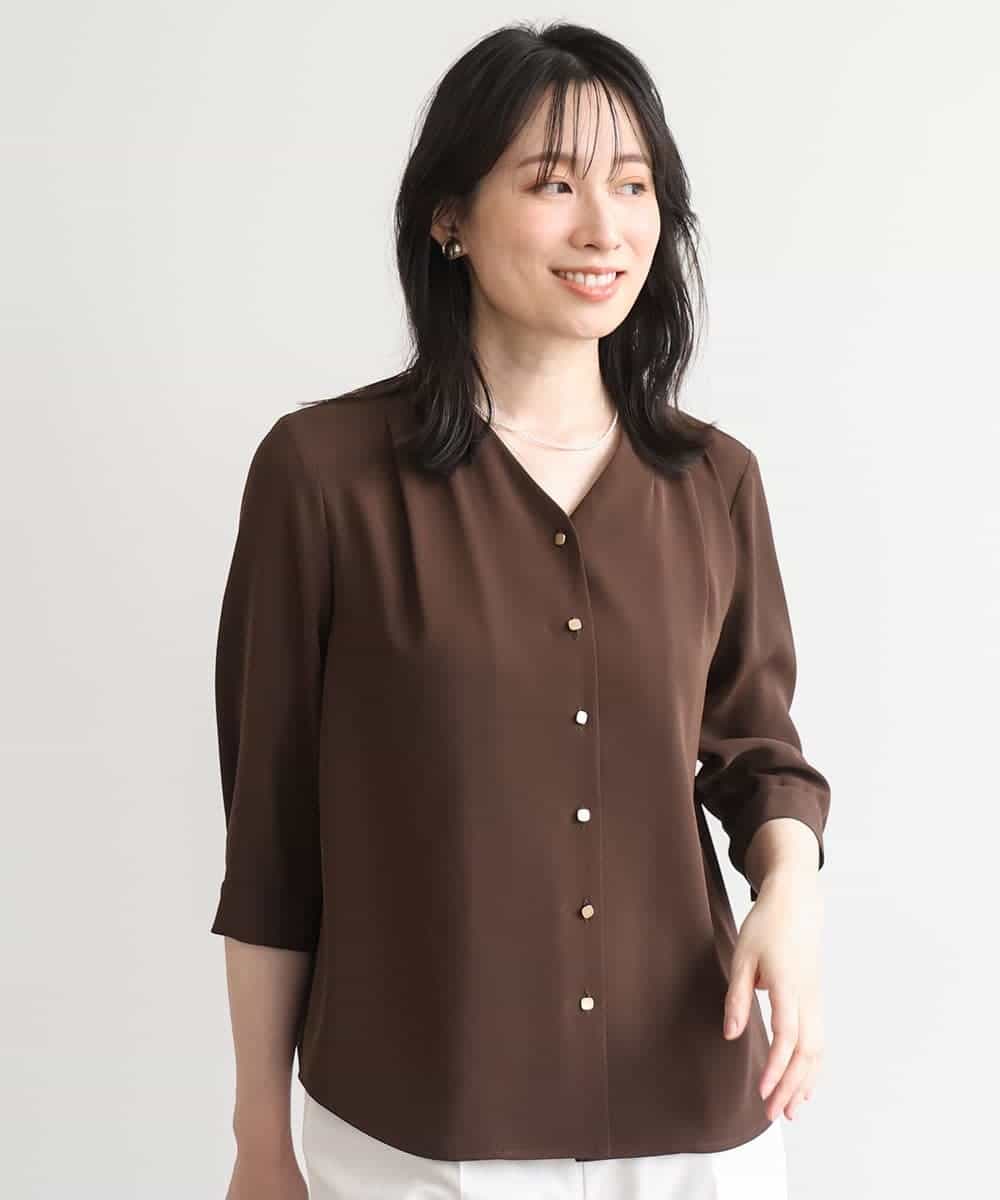 FIBGE21060 OFUON le MK(オフオン　ル　エムケー) サテンジョーゼットVネックブラウス/UVカット/接触冷感/洗濯機で洗える/WEB限定サイズあり ライトグリーン