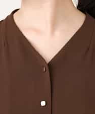 FIBGE21060 OFUON le MK(オフオン　ル　エムケー) サテンジョーゼットVネックブラウス/UVカット/接触冷感/洗濯機で洗える/WEB限定サイズあり ライトグリーン