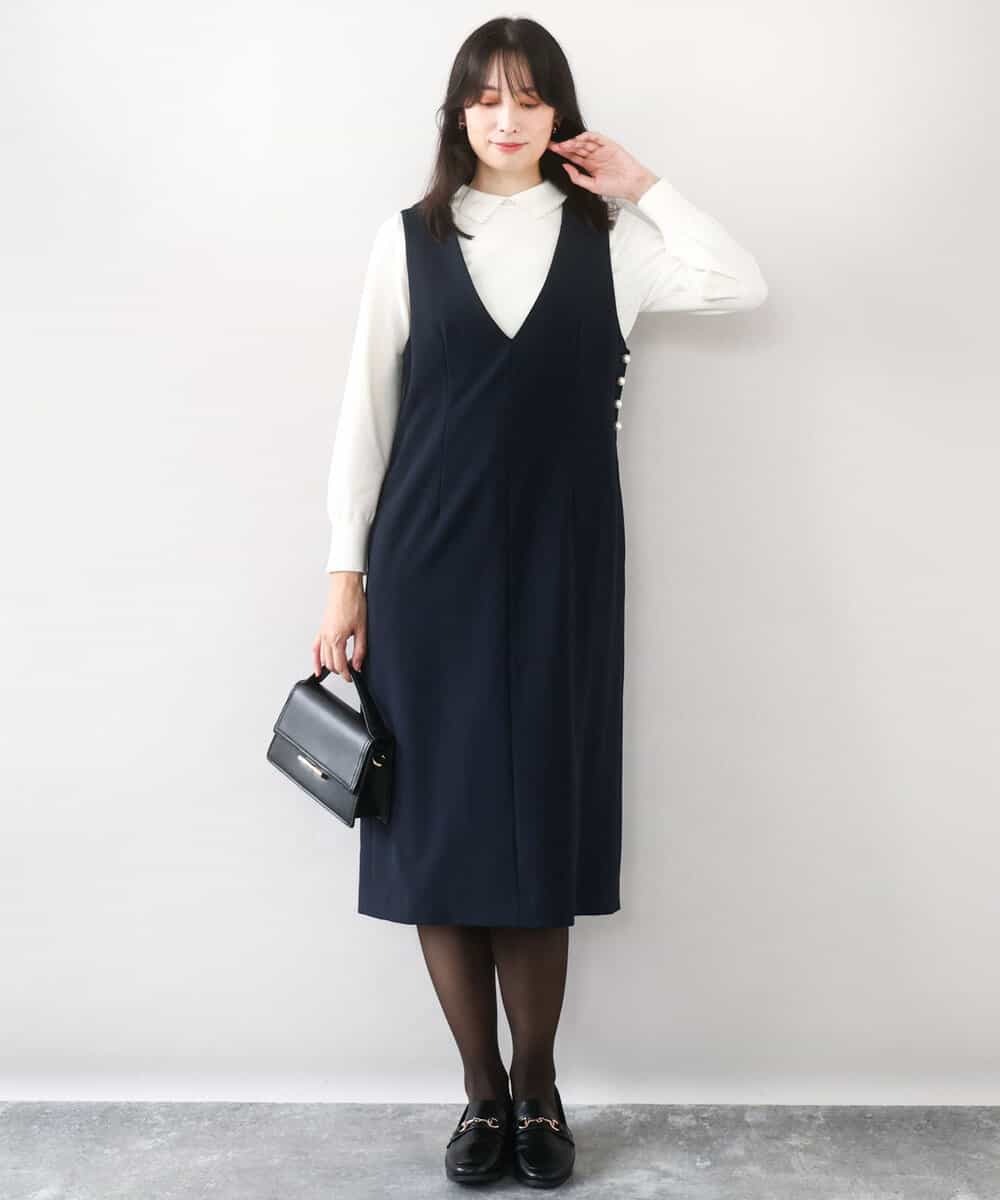 FIEDD21120 OFUON le MK(オフオン ル エムケー) サイドパール調釦デザインVネックジャンパースカート/洗える/WEB限定サイズあり ネイビー