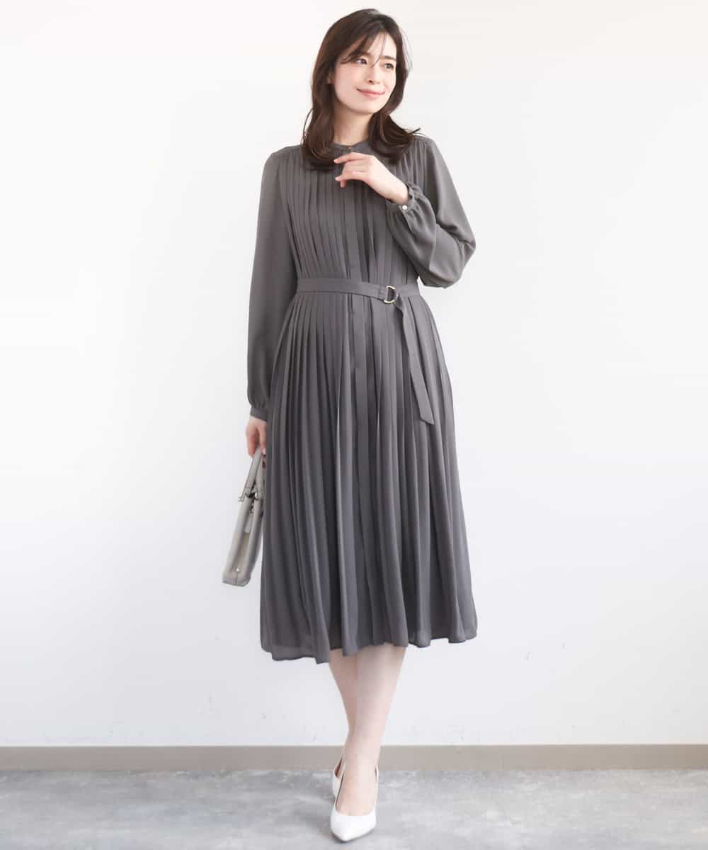 FIEFD09120 OFUON le MK(オフオン　ル　エムケー) プリーツジョーゼットワンピース/洗える/WEB限定サイズあり ダークグレー