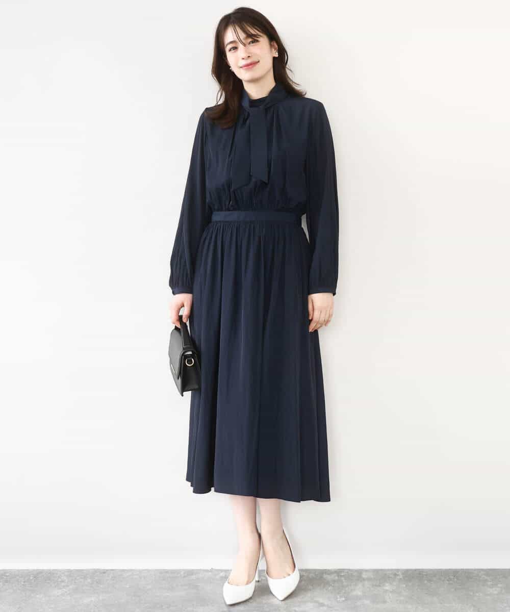 FIEFD13110 OFUON le MK(オフオン　ル　エムケー) パウダーサテン ボウタイワンピース/洗える/WEB限定サイズあり グレイッシュブルー