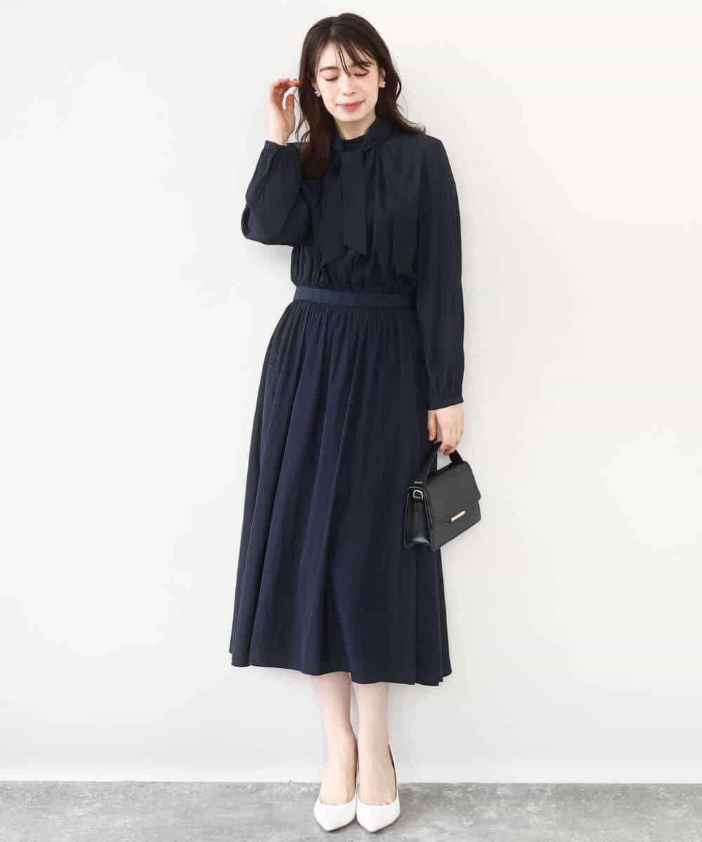 FIEFD13110 OFUON le MK(オフオン　ル　エムケー) パウダーサテン ボウタイワンピース/洗える/WEB限定サイズあり グレイッシュブルー