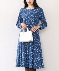 FIEJA40100 OFUON le MK(オフオン　ル　エムケー) 総柄ウエスト切り替えワンピース/洗える/WEB限定サイズあり ブルー