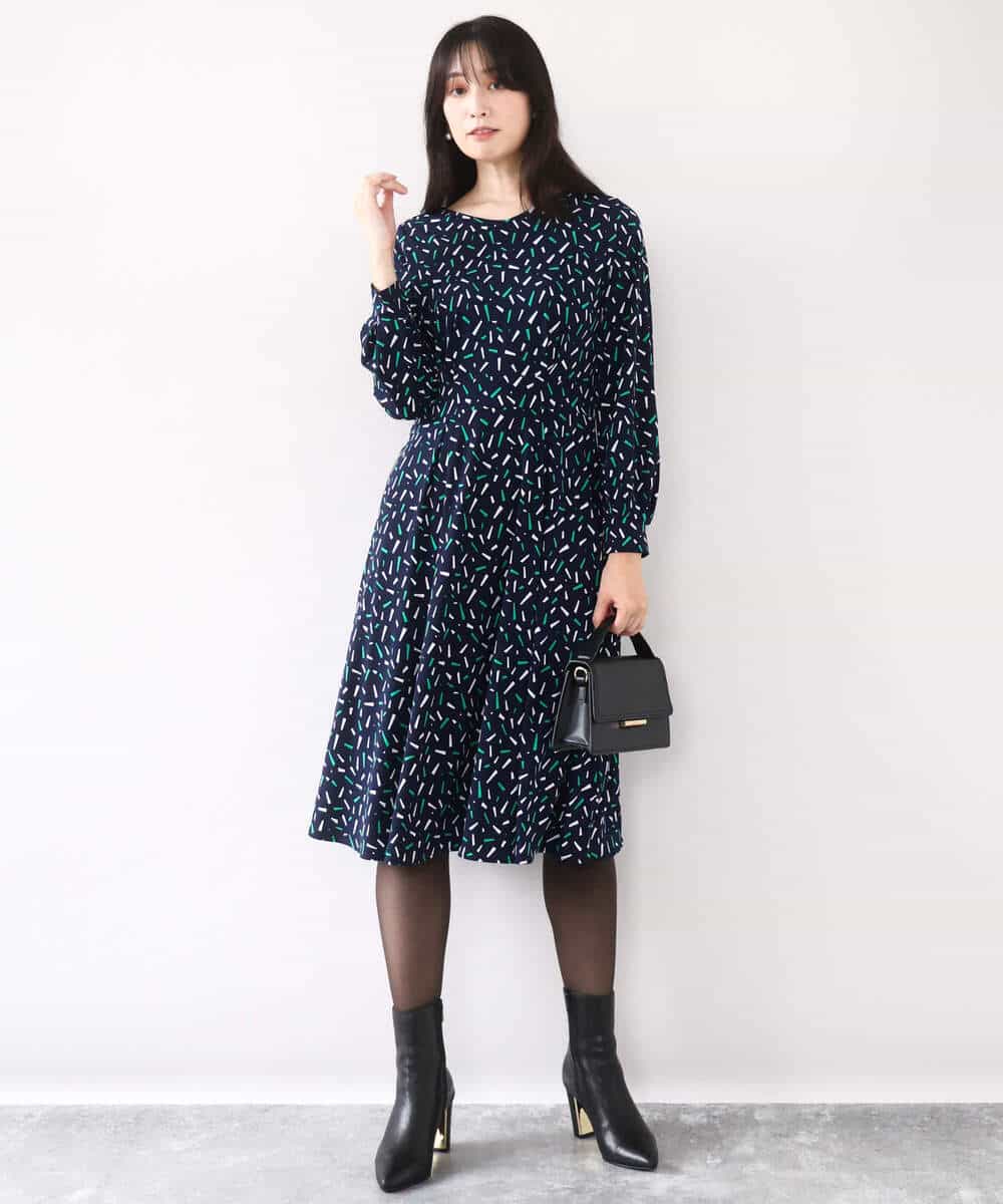 FIEJA40100 OFUON le MK(オフオン　ル　エムケー) 総柄ウエスト切り替えワンピース/洗える/WEB限定サイズあり ブルー