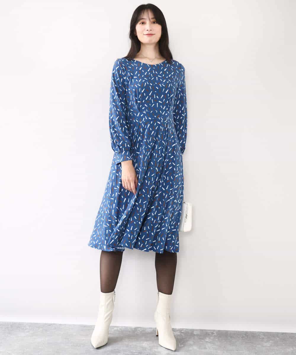 FIEJA40100 OFUON le MK(オフオン　ル　エムケー) 総柄ウエスト切り替えワンピース/洗える/WEB限定サイズあり ブルー